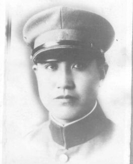 ߣh壬|dˣ1908ڵͥx켽܊^(q)Γ܊˾T1924M(jn)|vãI(y)УУ̹١1931Rռɽ(du)У٣˽򿹑(zhn)Ȍ(du)(zhn)1936κӱh܊У(do)L(zhng)19388ʲx(du)x켽܊^(q)ʽx켽܊^(q)Γ܊˾T1939Ї(gu)a(chn)h1940ڰوF(tun)(zhn)ЉҠr(sh)32q