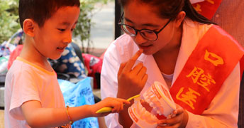 t(y)W(xu)ԺP(gun)עǻF(xin)(chng)̌W(xu)^(q)СѰˢ