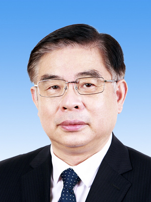 陸俊華，男，漢族，1962年1月生，研究生學歷，中共黨員，現任中央紀委國家監委駐人民日報社紀檢監察組組長、人民日報社編委委員。